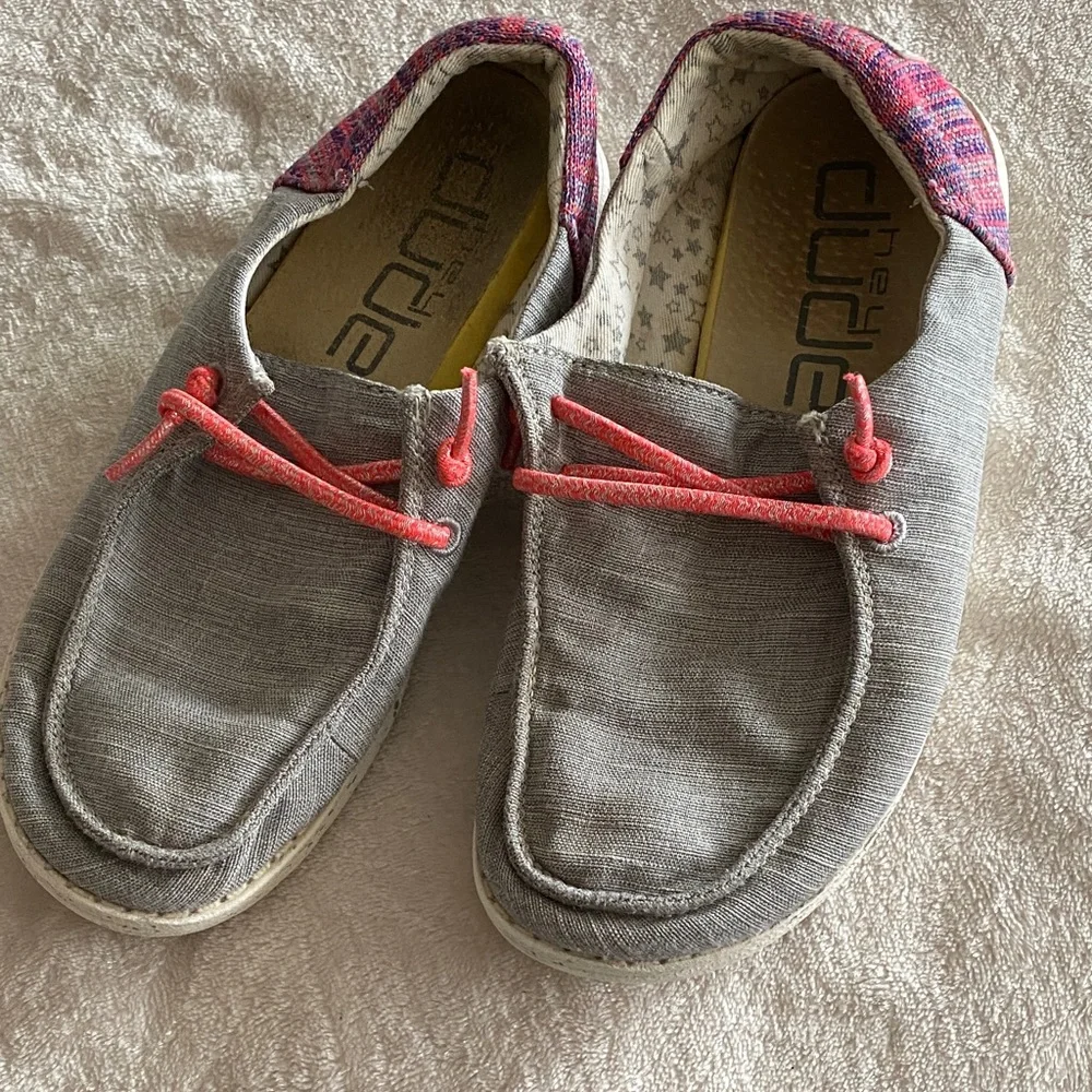 Hey Dude youth girls fank Gray and Pink Casual Shoes